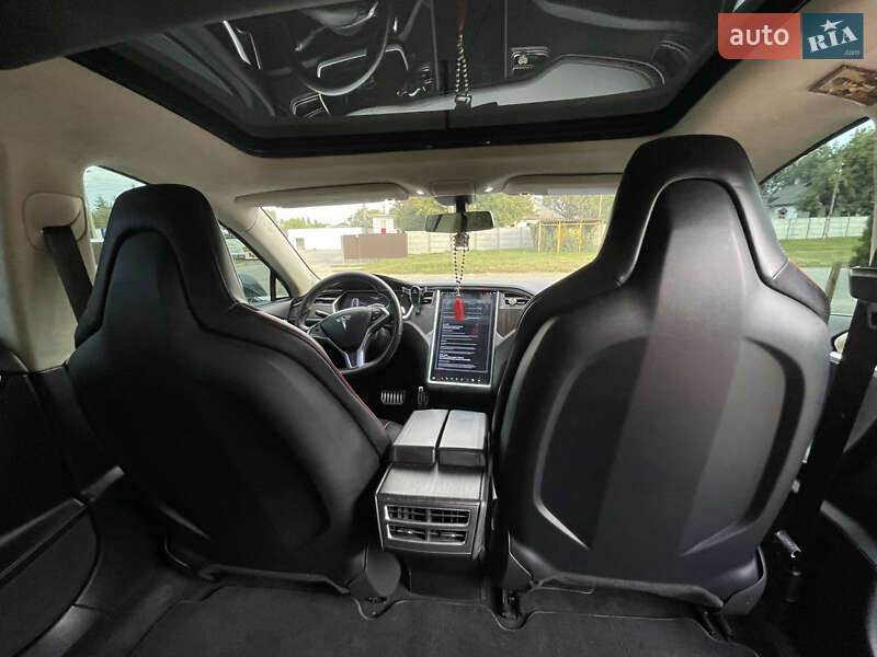 Лифтбек Tesla Model S 2013 в Кременчуге фото 9 Лифтбек Tesla Model S 2013 в Кременчуге