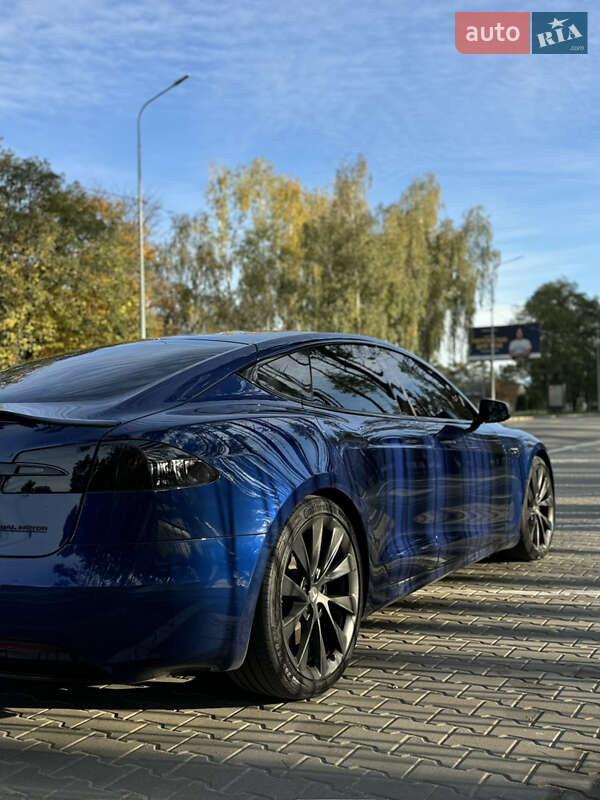 Лифтбек Tesla Model S 2019 в Киеве