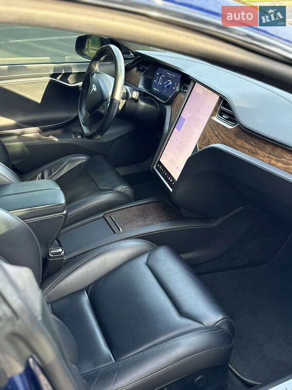 Лифтбек Tesla Model S 2019 в Киеве