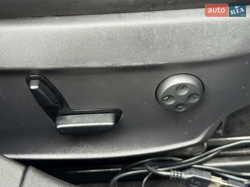 Ліфтбек Tesla Model S 2015 в Стрию