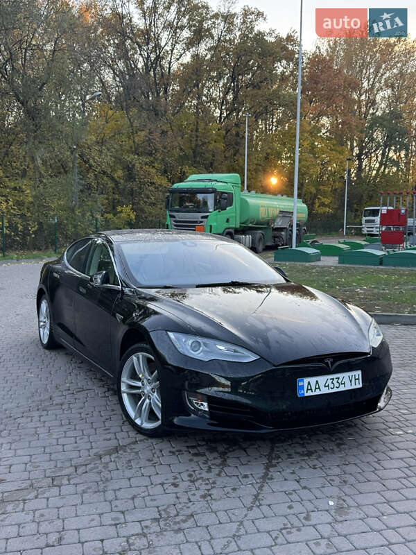 Лифтбек Tesla Model S 2014 в Киеве фото 4 Лифтбек Tesla Model S 2014 в Киеве