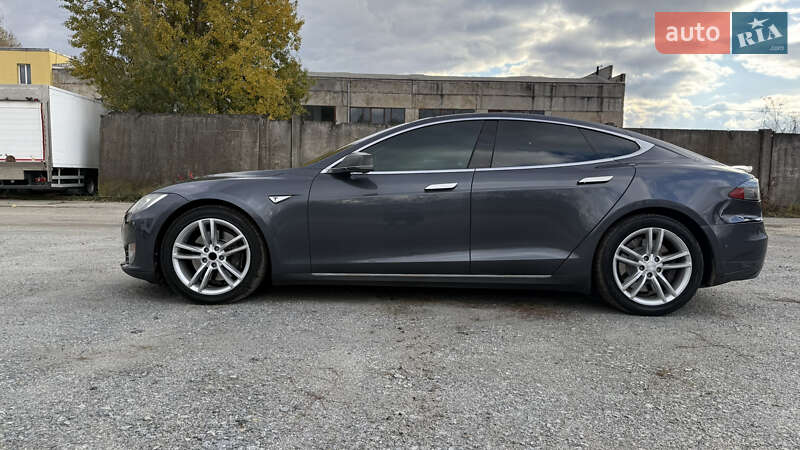 Лифтбек Tesla Model S 2015 в Львове фото 12 Лифтбек Tesla Model S 2015 в Львове