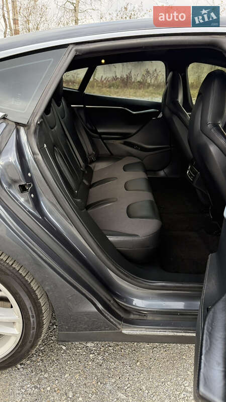 Лифтбек Tesla Model S 2015 в Львове фото 21 Лифтбек Tesla Model S 2015 в Львове