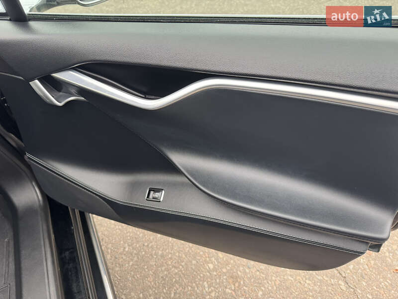 Лифтбек Tesla Model S 2014 в Одессе фото 20 Лифтбек Tesla Model S 2014 в Одессе