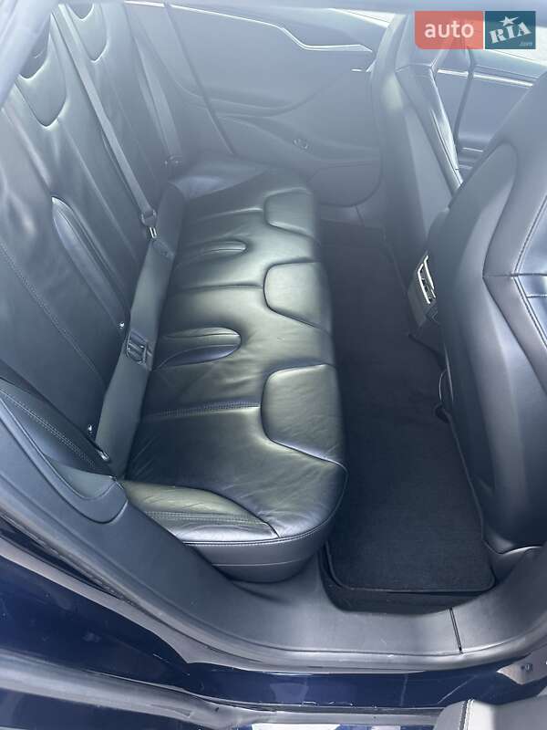 Ліфтбек Tesla Model S 2015 в Києві фото 19 Ліфтбек Tesla Model S 2015 в Києві