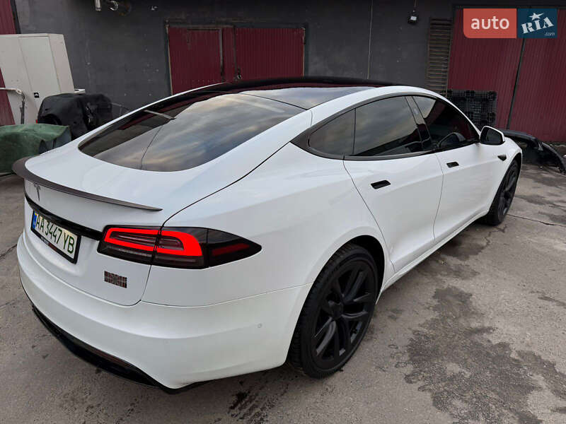 Лифтбек Tesla Model S 2022 в Киеве