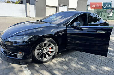 Ліфтбек Tesla Model S 2015 в Києві