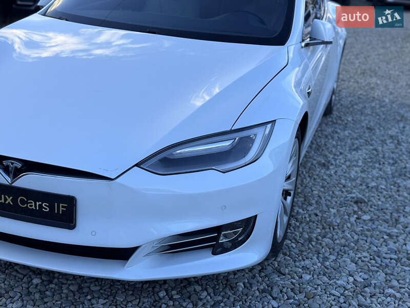 Ліфтбек Tesla Model S 2016 в Івано-Франківську