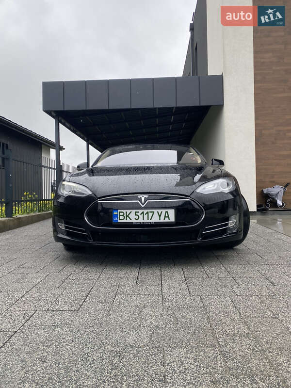 Лифтбек Tesla Model S 2014 в Ровно фото 6 Лифтбек Tesla Model S 2014 в Ровно