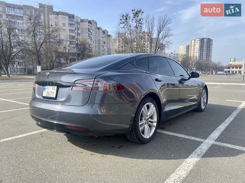 Лифтбек Tesla Model S 2015 в Броварах