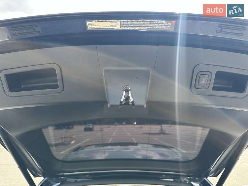 Лифтбек Tesla Model S 2013 в Киеве фото 13 Лифтбек Tesla Model S 2013 в Киеве