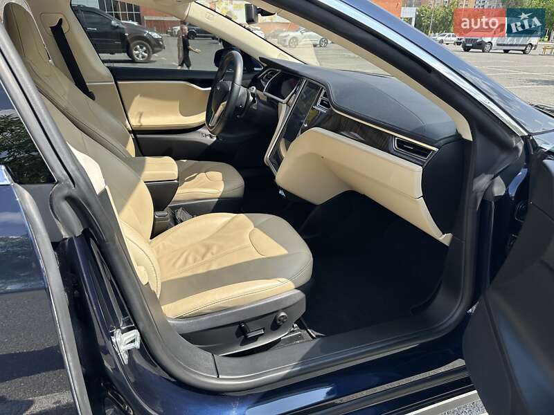 Лифтбек Tesla Model S 2013 в Киеве фото 16 Лифтбек Tesla Model S 2013 в Киеве
