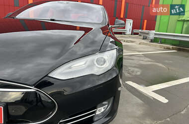 Ліфтбек Tesla Model S 2015 в Києві