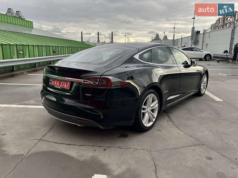 Ліфтбек Tesla Model S 2015 в Києві