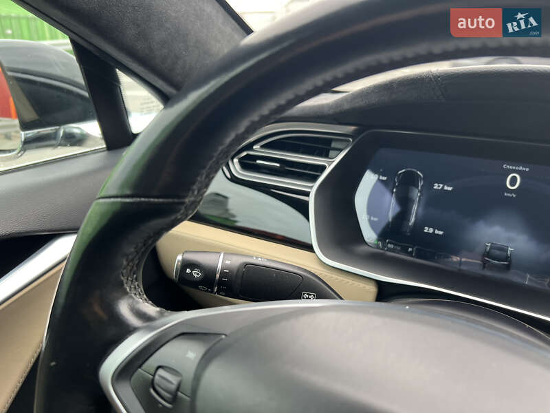 Ліфтбек Tesla Model S 2015 в Києві