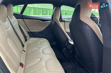 Ліфтбек Tesla Model S 2015 в Києві