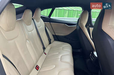 Ліфтбек Tesla Model S 2015 в Києві