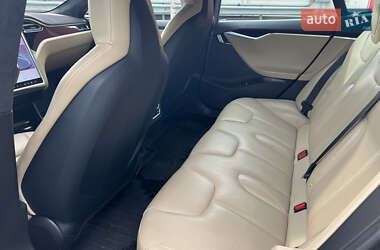 Ліфтбек Tesla Model S 2015 в Києві