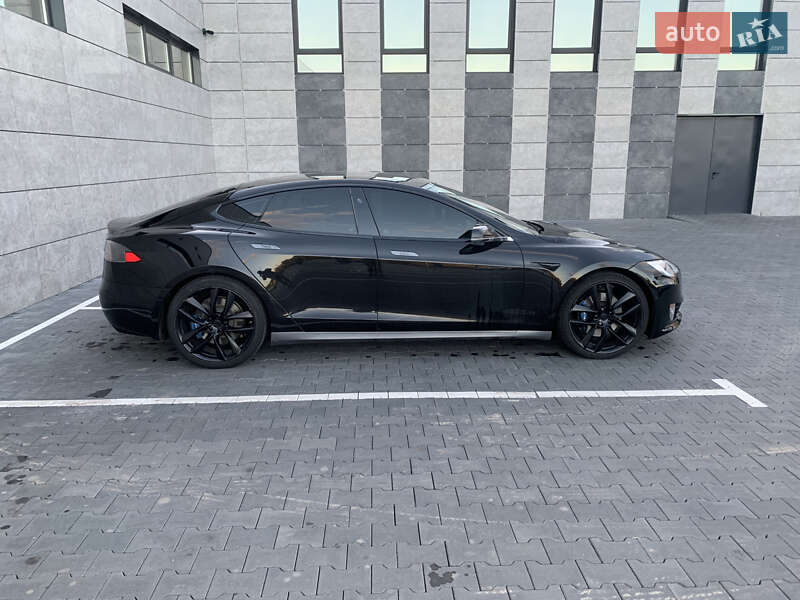 Ліфтбек Tesla Model S 2017 в Сарнах фото 10 Ліфтбек Tesla Model S 2017 в Сарнах