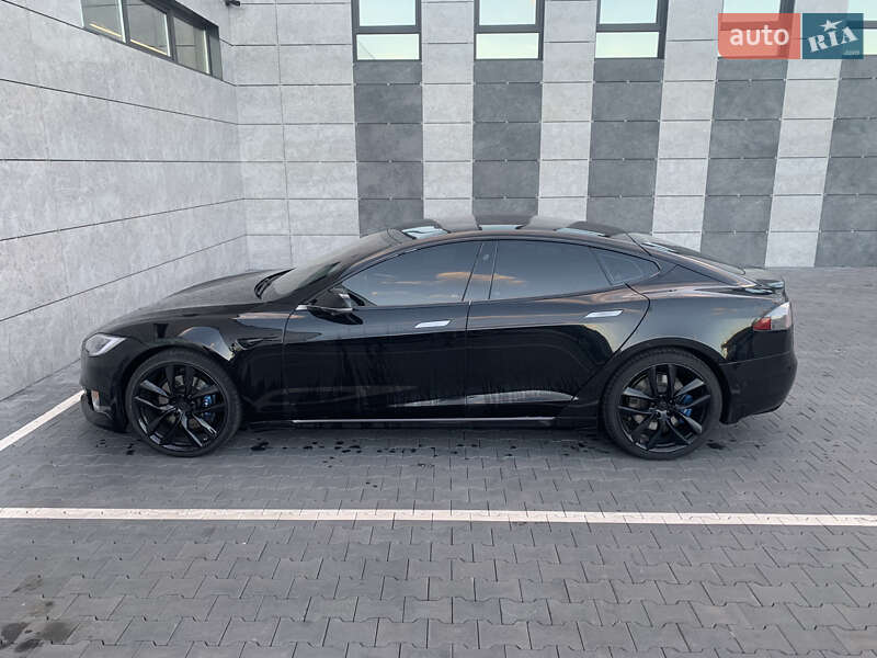 Ліфтбек Tesla Model S 2017 в Сарнах фото 31 Ліфтбек Tesla Model S 2017 в Сарнах
