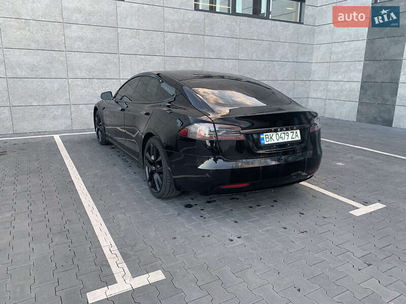 Ліфтбек Tesla Model S 2017 в Сарнах фото 35 Ліфтбек Tesla Model S 2017 в Сарнах