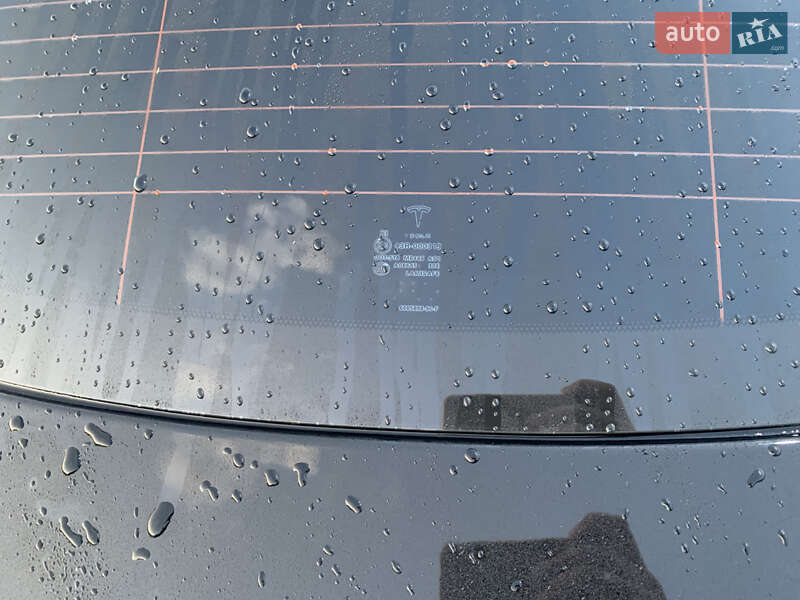 Ліфтбек Tesla Model S 2017 в Сарнах фото 57 Ліфтбек Tesla Model S 2017 в Сарнах