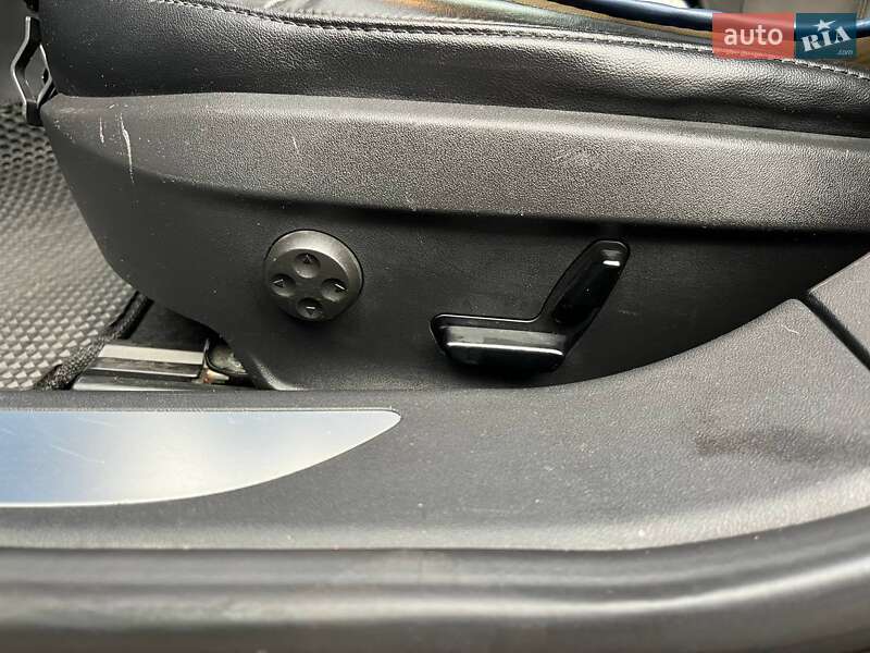 Ліфтбек Tesla Model S 2016 в Києві