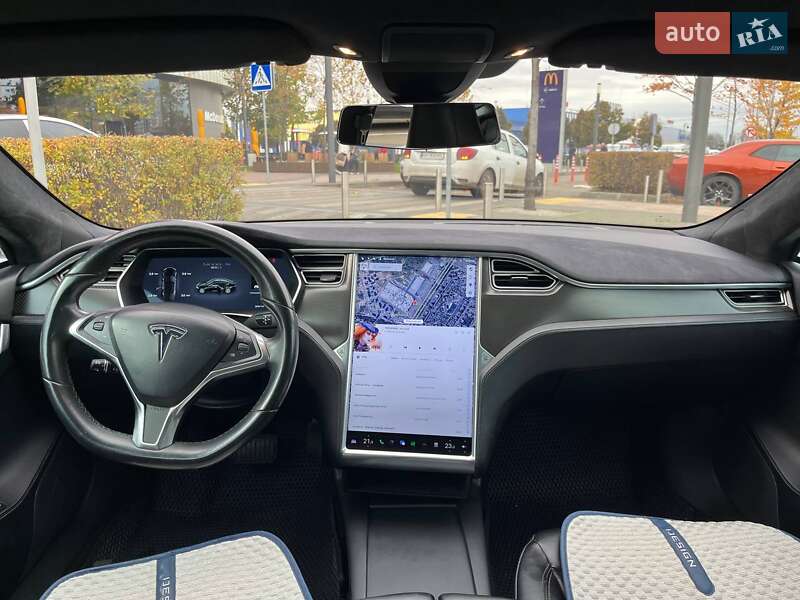 Ліфтбек Tesla Model S 2016 в Києві