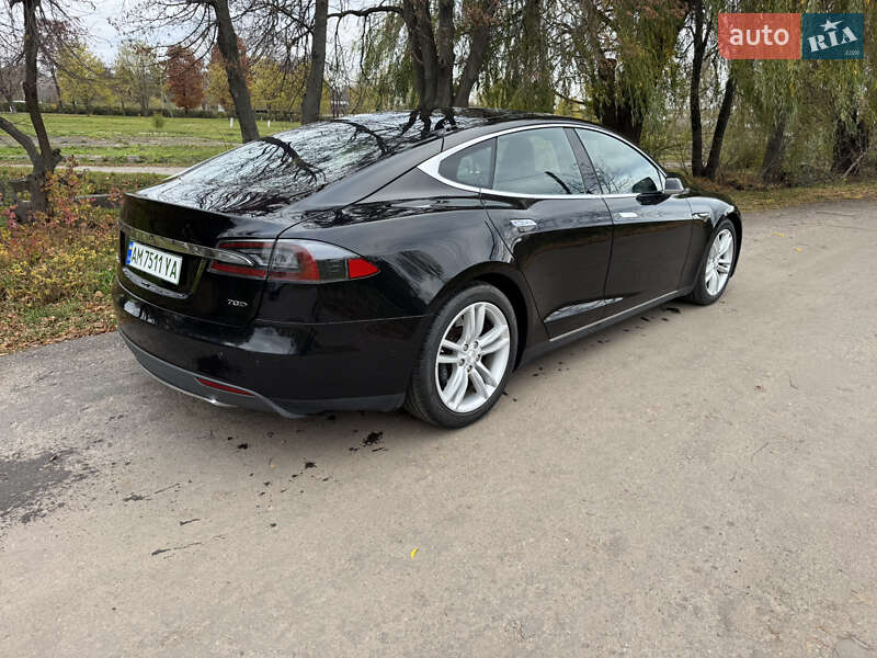Лифтбек Tesla Model S 2015 в Житомире фото 5 Лифтбек Tesla Model S 2015 в Житомире