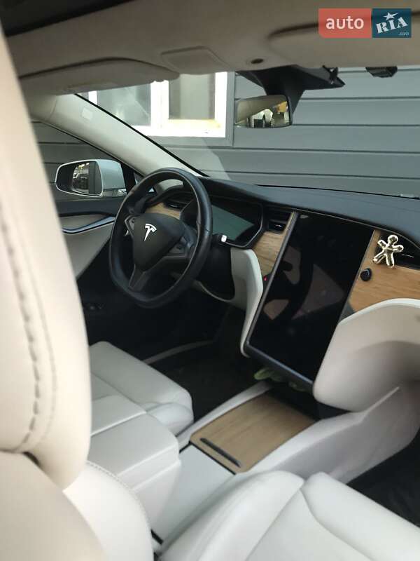 Ліфтбек Tesla Model S 2019 в Вінниці