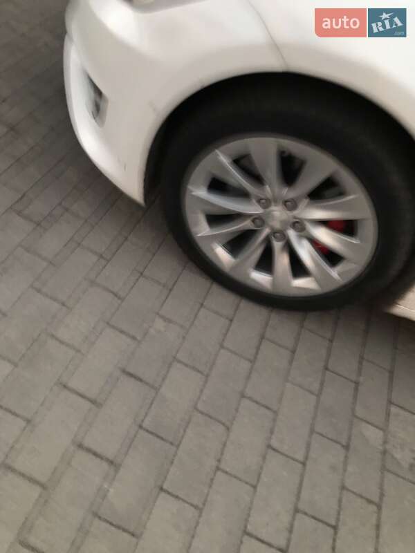 Ліфтбек Tesla Model S 2019 в Вінниці