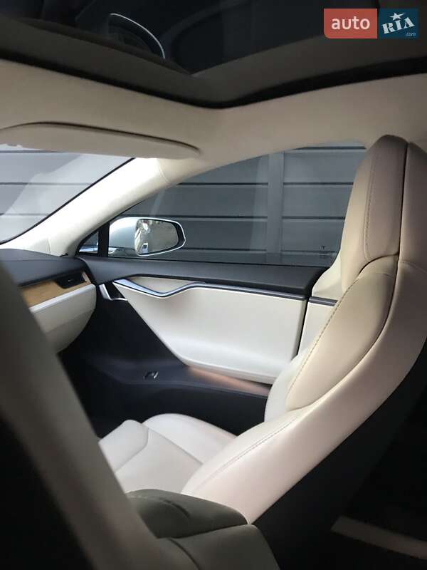 Ліфтбек Tesla Model S 2019 в Вінниці