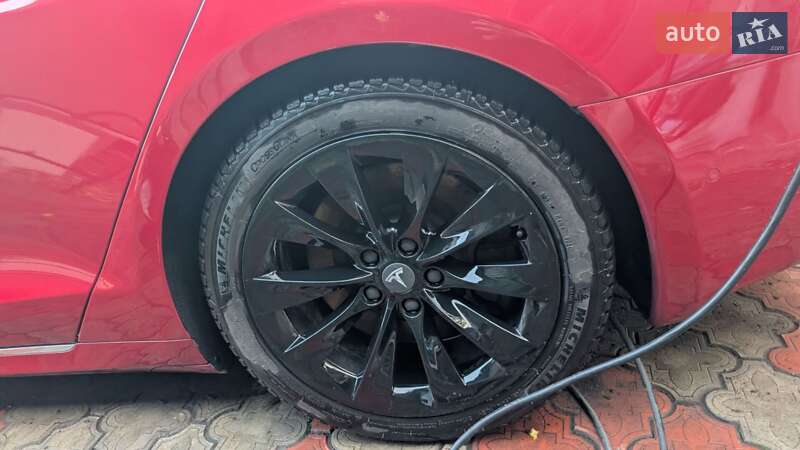 Лифтбек Tesla Model S 2019 в Киеве фото 11 Лифтбек Tesla Model S 2019 в Киеве