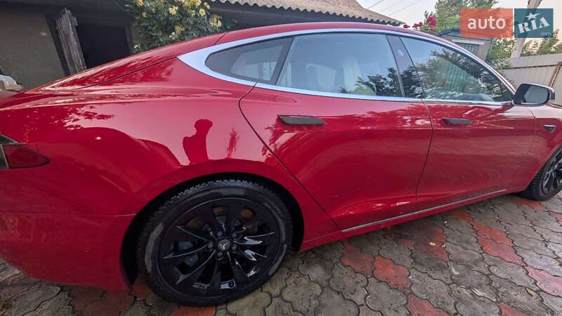 Лифтбек Tesla Model S 2019 в Киеве фото 19 Лифтбек Tesla Model S 2019 в Киеве