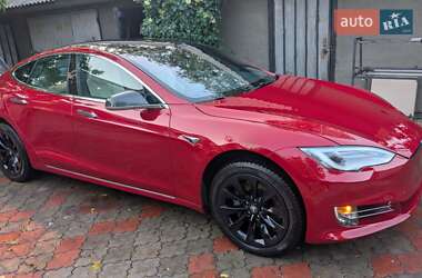Лифтбек Tesla Model S 2019 в Киеве