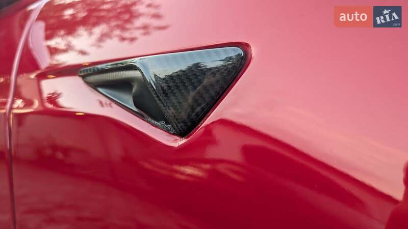 Лифтбек Tesla Model S 2019 в Киеве фото 31 Лифтбек Tesla Model S 2019 в Киеве
