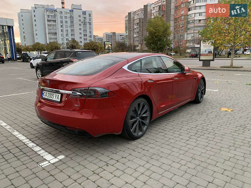 Лифтбек Tesla Model S 2018 в Черкассах