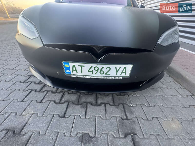 Лифтбек Tesla Model S 2018 в Коломые