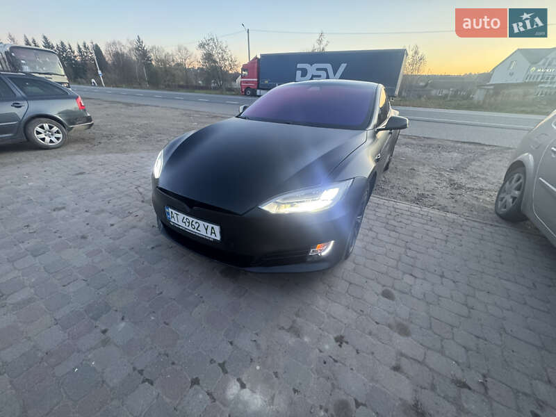 Лифтбек Tesla Model S 2018 в Коломые