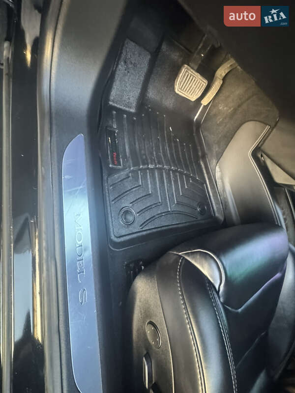 Лифтбек Tesla Model S 2018 в Коломые