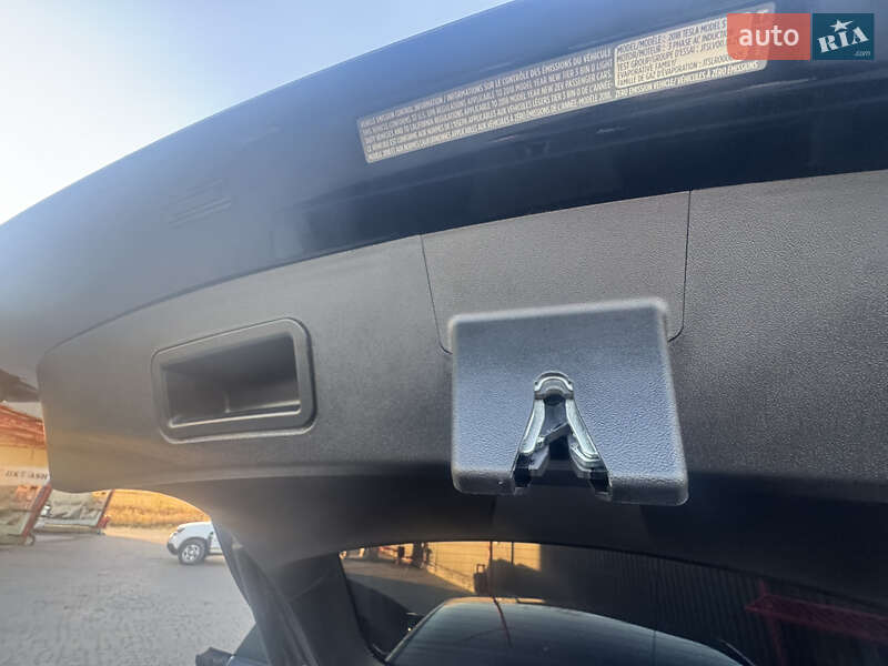 Лифтбек Tesla Model S 2018 в Коломые