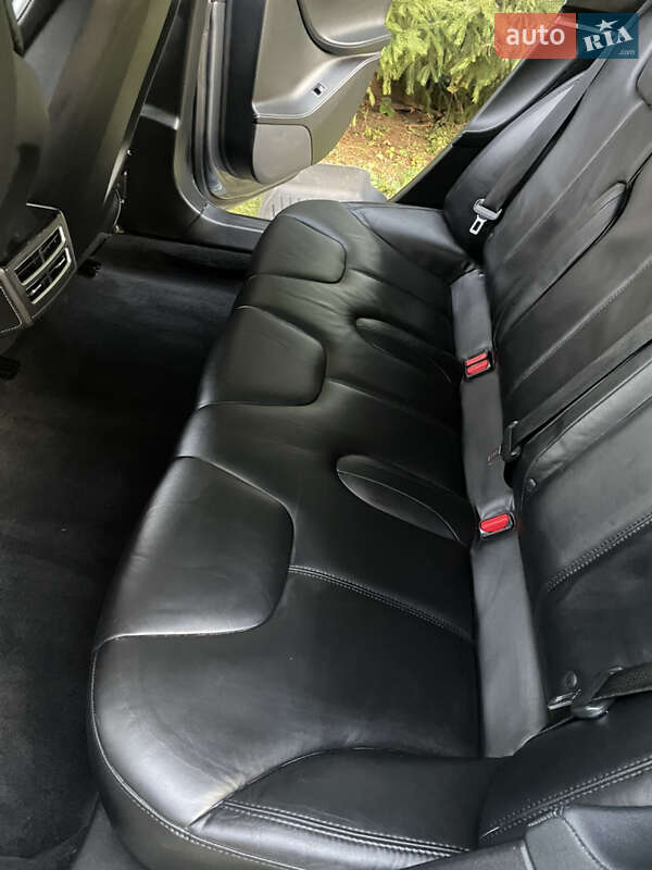 Ліфтбек Tesla Model S 2014 в Чернівцях