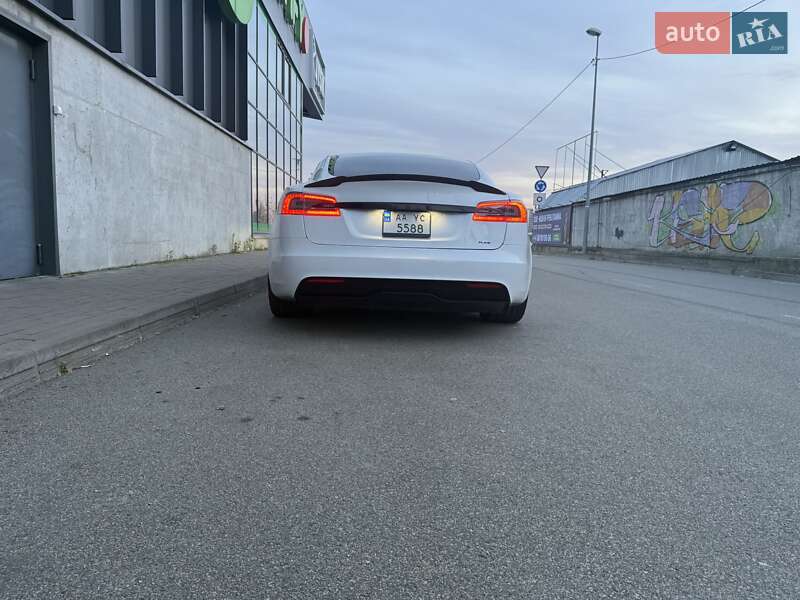 Лифтбек Tesla Model S 2021 в Киеве фото 10 Лифтбек Tesla Model S 2021 в Киеве