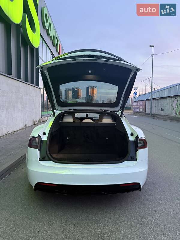 Лифтбек Tesla Model S 2021 в Киеве фото 27 Лифтбек Tesla Model S 2021 в Киеве