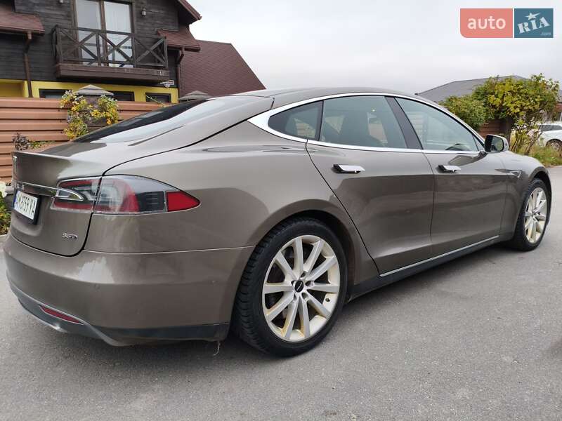 Лифтбек Tesla Model S 2015 в Житомире фото 10 Лифтбек Tesla Model S 2015 в Житомире