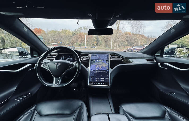 Ліфтбек Tesla Model S 2016 в Києві
