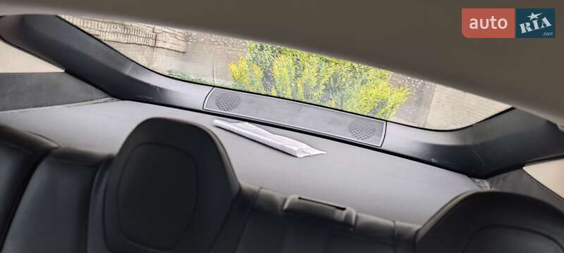 Лифтбек Tesla Model S 2014 в Новояворовске