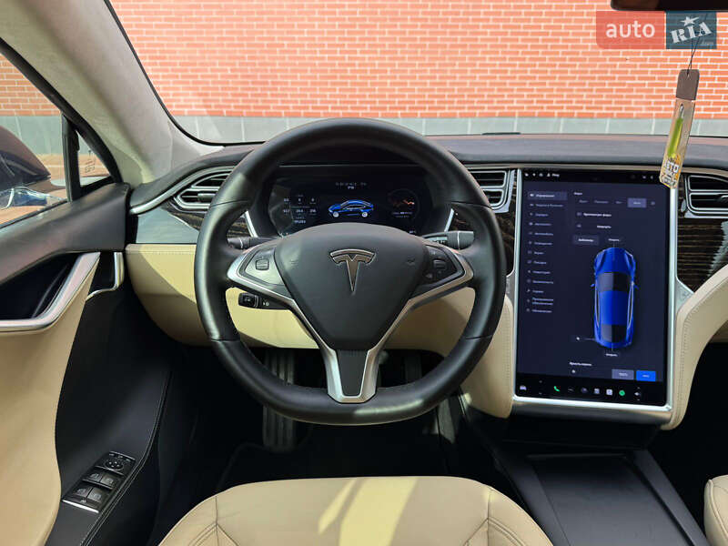 Лифтбек Tesla Model S 2016 в Одессе