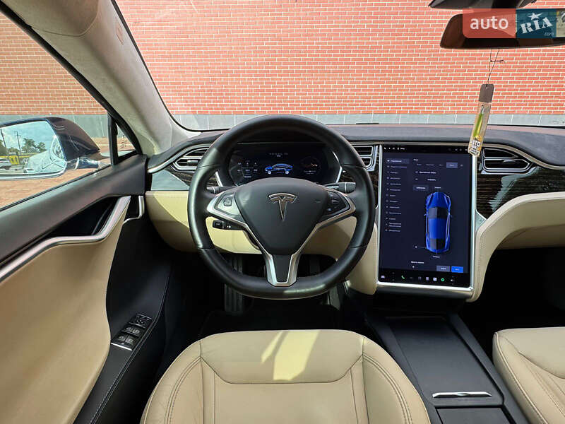 Лифтбек Tesla Model S 2016 в Одессе
