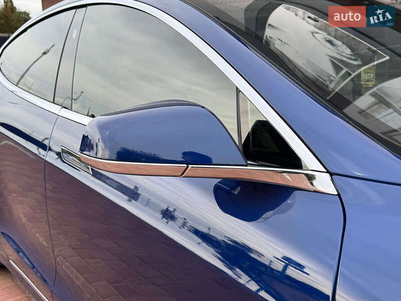 Лифтбек Tesla Model S 2016 в Одессе